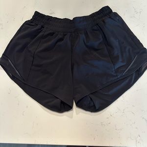 Lululemon size 8 hot toddy shorts